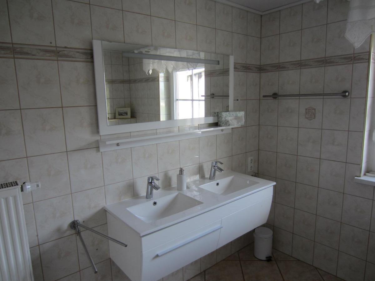 Ferienwohnung Bienwald Mit Pool Fuer 4 - 6 Personen Mit 3 Schlafzimmern Grobitz Экстерьер фото