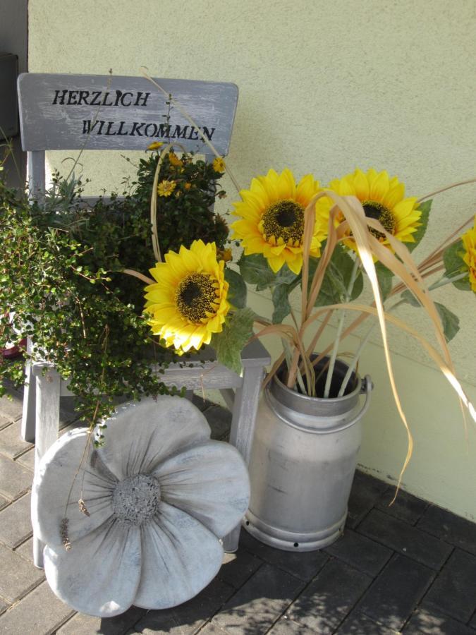 Ferienwohnung Bienwald Mit Pool Fuer 4 - 6 Personen Mit 3 Schlafzimmern Grobitz Экстерьер фото